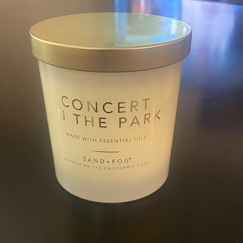 Concert in the Park Scented Candle - White with Gold Lid, nice woody fragrance